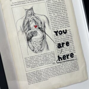 YOU ARE HERE – Liebe auf alter Buchseite